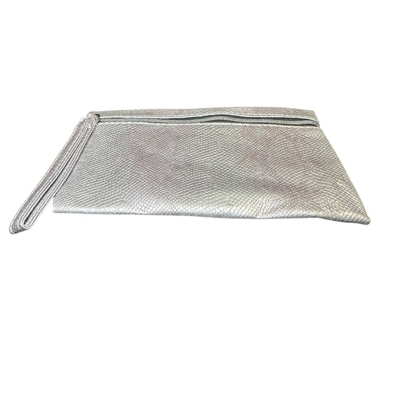 Snakeskin November 2024 Glam Bag - Picture 3 of 4